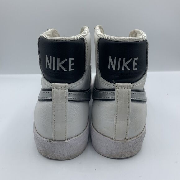 Nike Blazer Mid 77 Essential White Metallic Silver DH0070-100 Womens Size 8 - Picture 2 of 8